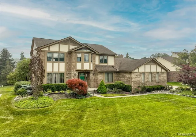 Photo 1 of Sale Pending at 19678 Ashley Ct, Livonia, MI 48152 4025 | MLS# 61014123 | Listing updated on 2026-10-18