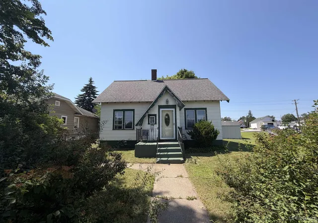 Photo 1 of Single family home for sale at 1225 Washington Ave, Escanaba, MI 49829 | MLS# 50216813 | Listing updated on 2026-09-18