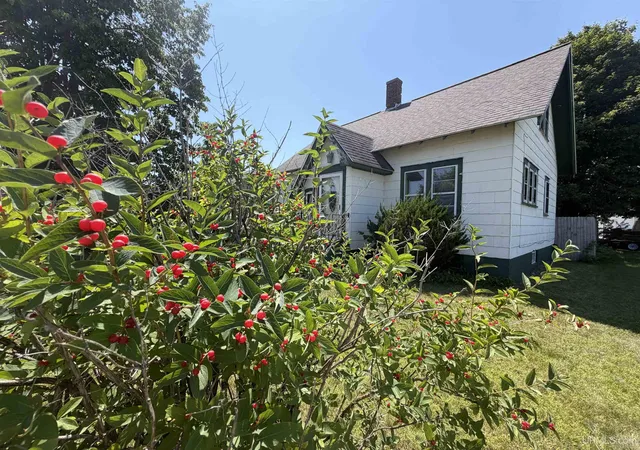 Photo 2 of Single family home for sale at 1225 Washington Ave, Escanaba, MI 49829 | MLS# 50216813 | Listing updated on 2026-09-18