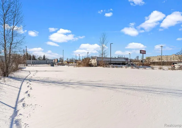 Homes for sale in Burton, MI | 1019 E Bristol Rd, Burton, MI 48529 | MLS# 60967511