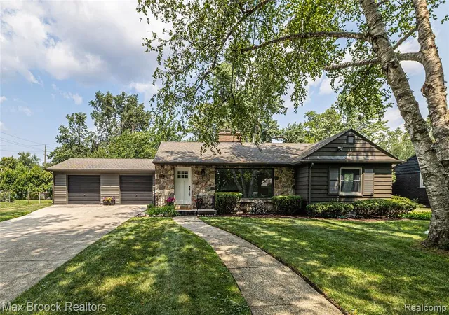 Photo 1 of Sale Pending at 16240 Amherst Ave, Beverly Hills, MI 48025 | MLS# 61013762 | Listing updated on 2026-08-14