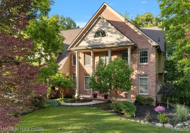 3rd image of 1562 Eagle Trl, Oxford, MI 48371 | MLS# 60985101