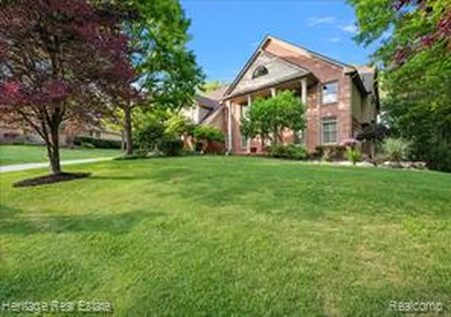 Homes for sale in Oxford, MI | 1562 Eagle Trl, Oxford, MI 48371 | MLS# 60985101