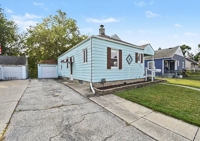 Photo 3 of Sale Pending at 510 Marston St, Bay City, MI 48706 | MLS# 50218403 | Listing updated on 2026-08-27