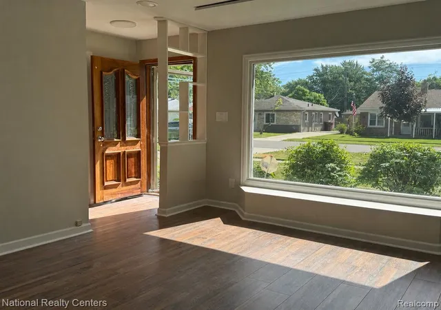 2nd image of 28111 Brentwood St, Southfield, MI 48076 | MLS# 61000376