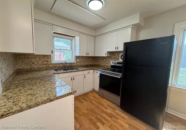 4th image of 28111 Brentwood St, Southfield, MI 48076 | MLS# 61000376