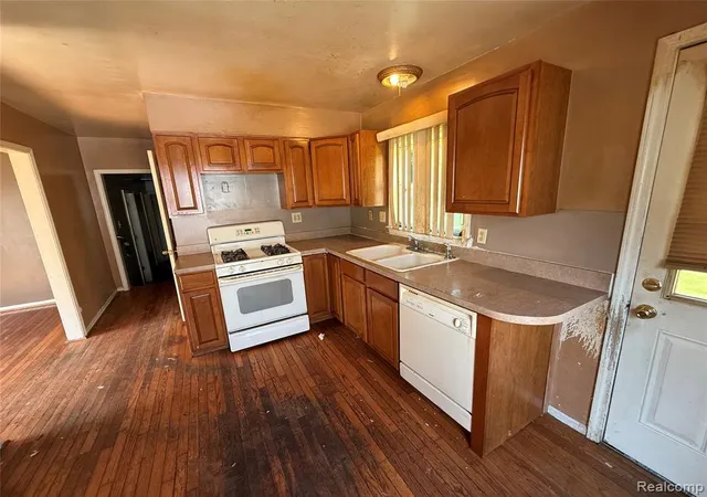 16th image of 25453 Pine View Ave, Warren, MI 48091 | MLS# 61010978