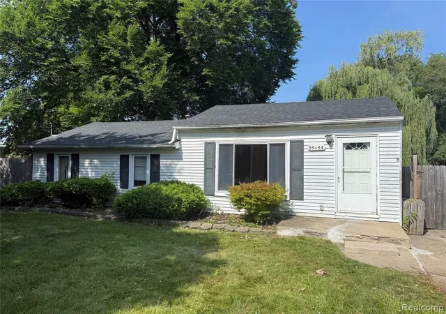 1st image of 25453 Pine View Ave, Warren, MI 48091 | MLS# 61010978