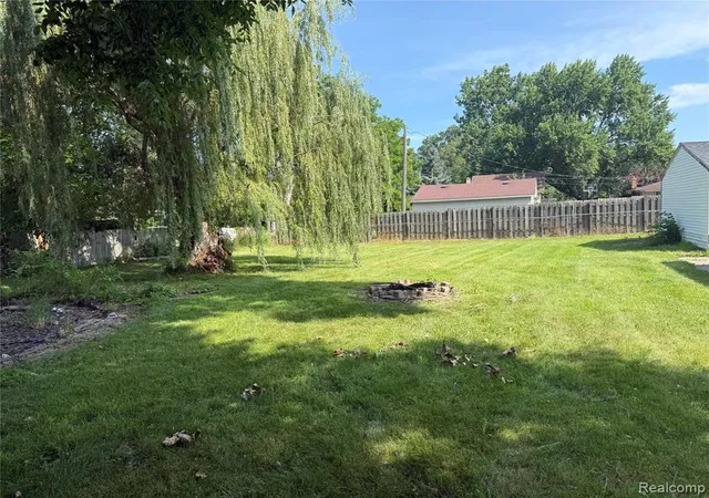 5th image of 25453 Pine View Ave, Warren, MI 48091 | MLS# 61010978