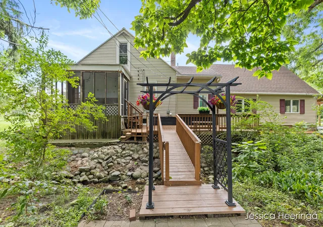 3rd image of 475 Northland Ct, Rockford, MI 49341 | MLS# 70553535