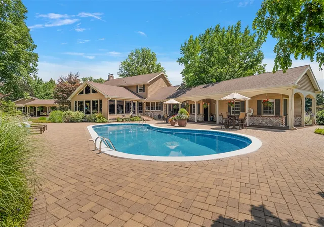 1st image of 6130 Eidson Rd, Saint Joseph, MI 49085 | MLS# 70472097