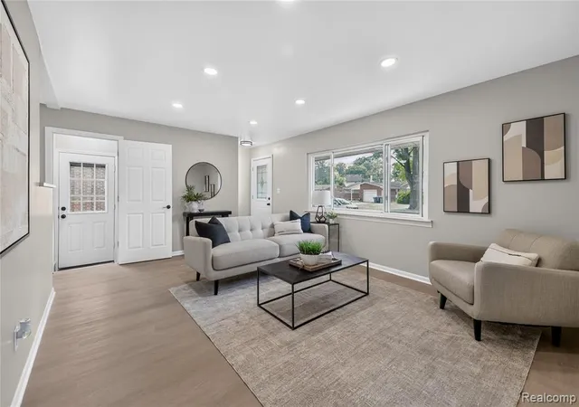 Photo 2 of Sale Pending at 22116 W Brandon St, Farmington Hills, MI 48336 | MLS# 61016675 | Listing updated on 2026-08-30