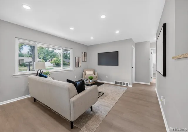 Photo 3 of Sale Pending at 22116 W Brandon St, Farmington Hills, MI 48336 | MLS# 61016675 | Listing updated on 2026-08-30