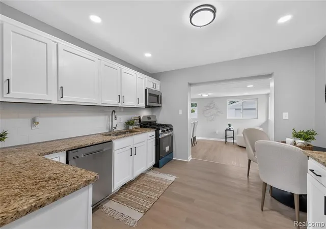 Photo 5 of Sale Pending at 22116 W Brandon St, Farmington Hills, MI 48336 | MLS# 61016675 | Listing updated on 2026-08-30