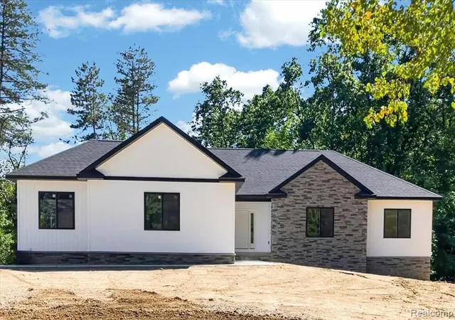 1st image of 15157 Worden Rd, Holly, MI 48442 | MLS# 61003957