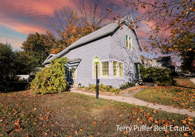 Homes for sale in Ludington, MI | 305 N Robert St, Ludington, MI 49431 | MLS# 70501804