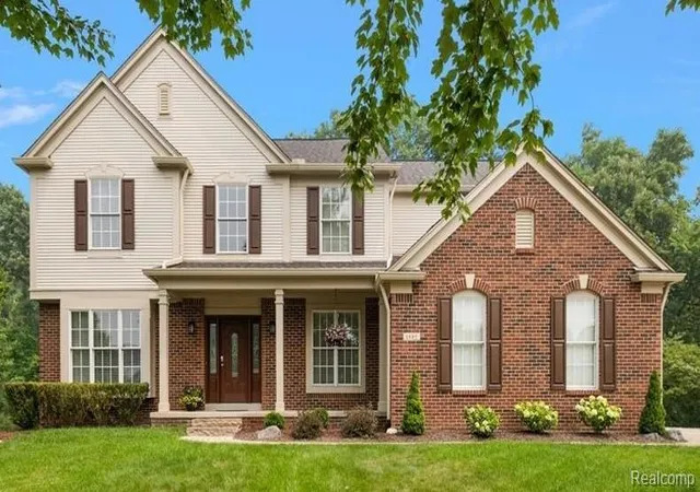 Photo 1 of Sale Pending at 1885 Avon Glen Ln, Lake Orion, MI 48360 1236 | MLS# 61012696 | Listing updated on 2026-09-13