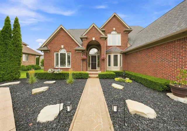 Photo 2 of Sale Pending at 14257 Mandarin Dr, Shelby Township, MI 48315 | MLS# 61009473 | Listing updated on 2026-09-09