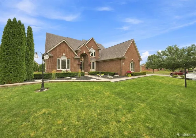 Photo 3 of Sale Pending at 14257 Mandarin Dr, Shelby Township, MI 48315 | MLS# 61009473 | Listing updated on 2026-09-09