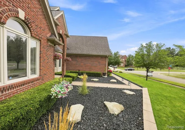 Photo 4 of Sale Pending at 14257 Mandarin Dr, Shelby Township, MI 48315 | MLS# 61009473 | Listing updated on 2026-09-09
