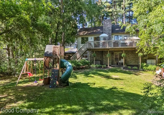 Photo 4 of Single Family Residence at 5504 Starwood Dr, Commerce Township, MI 48382 | MLS# 60999485 | | Sold on 2026-07-06