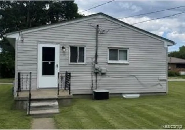Homes for sale in Ecorse, MI | 3957 13th St, Ecorse, MI 48229 | MLS# 61003323