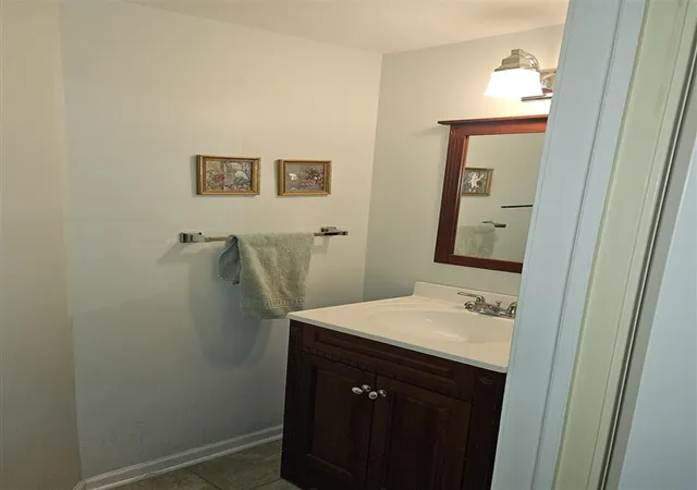 2nd image of 689 Oakway Dr, Norton Shores, MI 49441