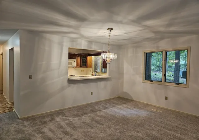 4th image of 689 Oakway Dr #24, Norton Shores, MI 49441 | MLS# 70548507