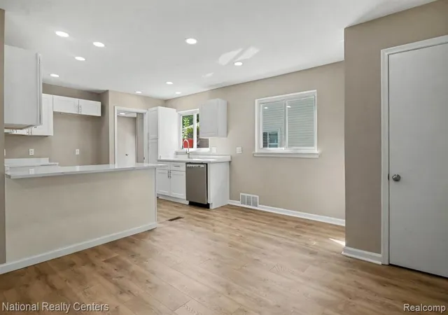 Photo 4 of Single family home for sale at 241 S Manitou Ave, Clawson, MI 48017 1827 | MLS# 61025437 | Listing updated on 2026-09-13