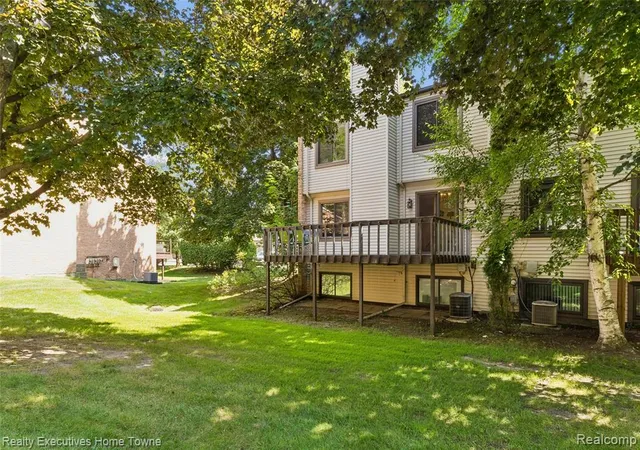 39th image of 1077 Willow Grove Ct, Rochester Hills, MI 48307 | MLS# 61009613