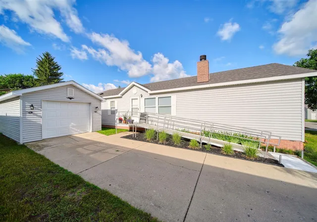4th image of 1076 Cambry Cir, Grass Lake, MI 49240 | MLS# 70539084