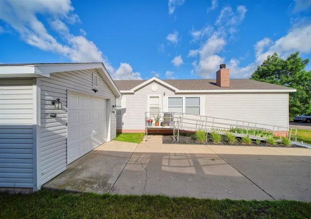 5th image of 1076 Cambry Cir, Grass Lake, MI 49240 | MLS# 70539084