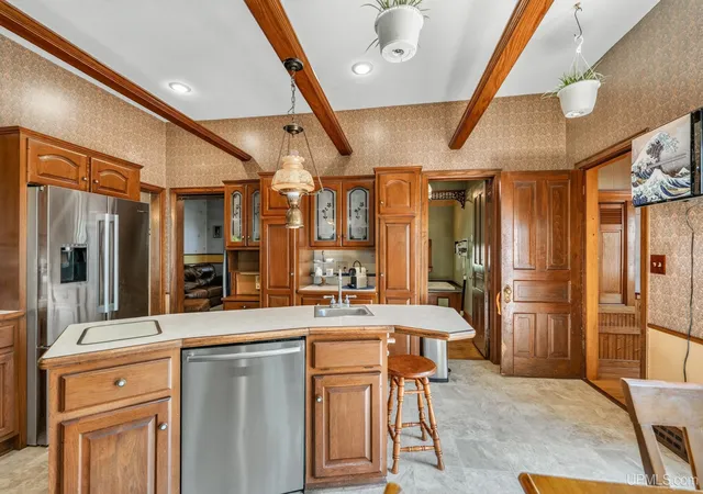 Photo 4 of Single family home for sale at 635 Ogden Ave, Escanaba, MI 49829 | MLS# 50215380 | Listing updated on 2026-07-19