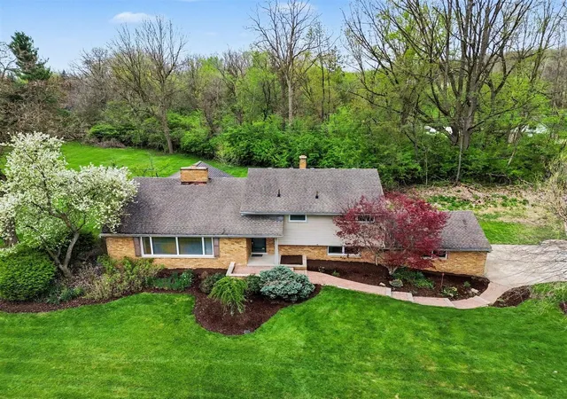 4th image of 6595 Napier Rd, Plymouth, MI 48170 | MLS# 70533607