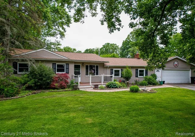 Homes for sale in Burton, MI | 4373 Dexel Dr, Burton, MI 48519 | MLS# 61006743