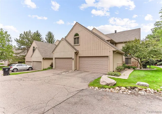 Homes for sale in Farmington Hills, MI | 29231 Laurel Dr #80, Farmington Hills, MI 48331 | MLS# 61009310