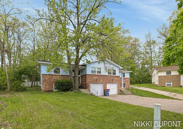 Homes for sale in Grand Rapids, MI | 2417 2419 Edgewood Ave, Grand Rapids, MI 49546 | MLS# 70531958