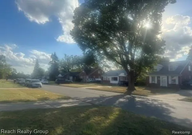 2nd image of 18110 Harlow St, Detroit, MI 48235 | MLS# 60973297