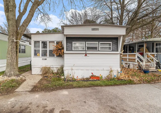 Homes for sale in Norton Shores, MI | 3527 Hoyt St #81, Norton Shores, MI 49444 | MLS# 70538913