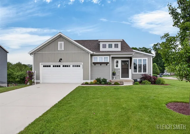 Homes for sale in Allendale, MI | 5901 Lynn Dr, Allendale, MI 49401 | MLS# 70539723