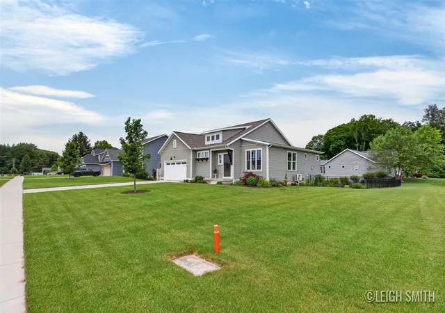 Homes for sale in Allendale, MI | 5901 Lynn Dr, Allendale, MI 49401 | MLS# 70539723