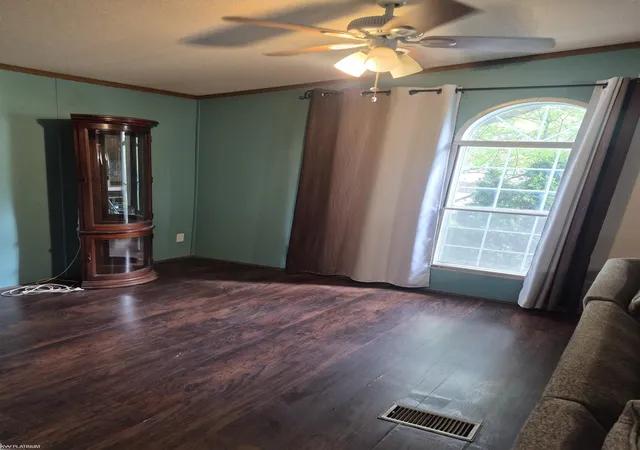 4th image of 43605 Teal Cir, Clinton Township, MI 48036 | MLS# 50207045
