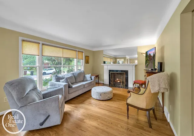 Homes for sale in Grosse Pointe Woods, MI | 1806 Newcastle Rd, Grosse Pointe Woods, MI 48236 | MLS# 50213964