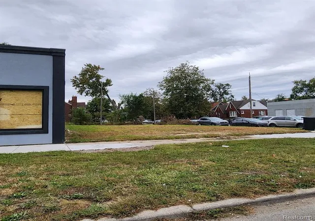 Photo 4 of Land for sale at 12945 Puritan St, Detroit, MI 48227 | MLS# 60349380 | Listing updated on 2025-10-16