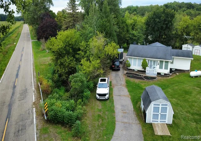Photo 3 of Single family home for sale at 6180 E 5 Point Hwy, Eaton Rapids, MI 48827 9029 | MLS# 61023821 | Listing updated on 2026-09-21