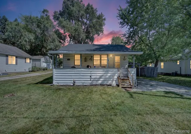Photo 1 of Single family home for sale at 521 E Paulson St, Lansing, MI 48906 | MLS# 61017081 | Listing updated on 2026-09-05