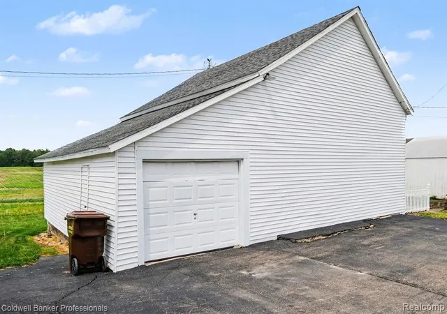 Homes for sale in Clio, MI | 3105 E Dodge Rd, Clio, MI 48420 | MLS# 60994501