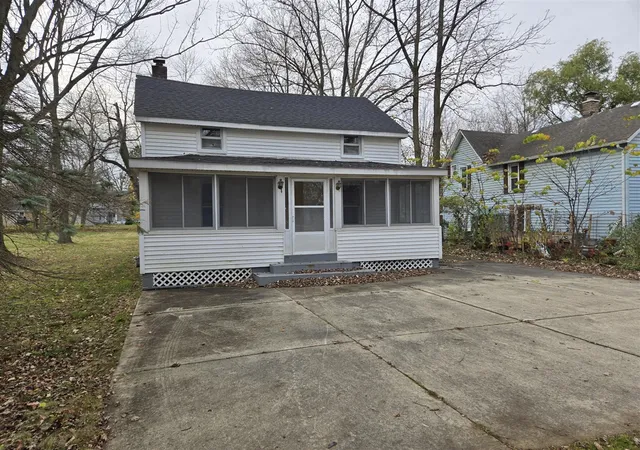 Homes for sale in Grosse Ile, MI | 25438 4th St, Grosse Ile, MI 48138 | MLS# 70509989