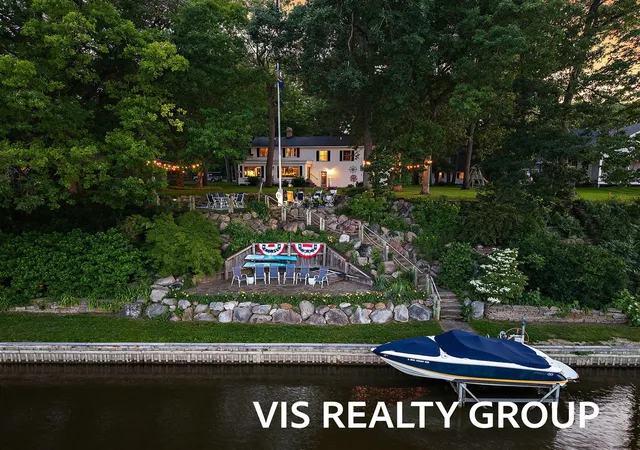 Homes for sale in Grand Haven, MI | 15085 Mercury Dr, Grand Haven, MI 49417 | MLS# 70540717
