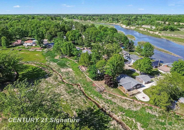 3rd image of 5458 Oakridge Dr, Beaverton, MI 48612 | MLS# 50209482